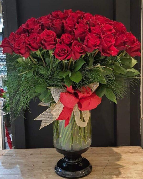 Roses in Glass Vase large