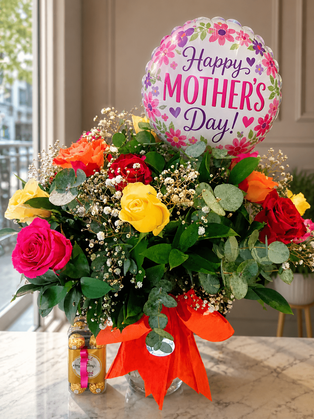 Mixed Roses in a Glass Vase Combo